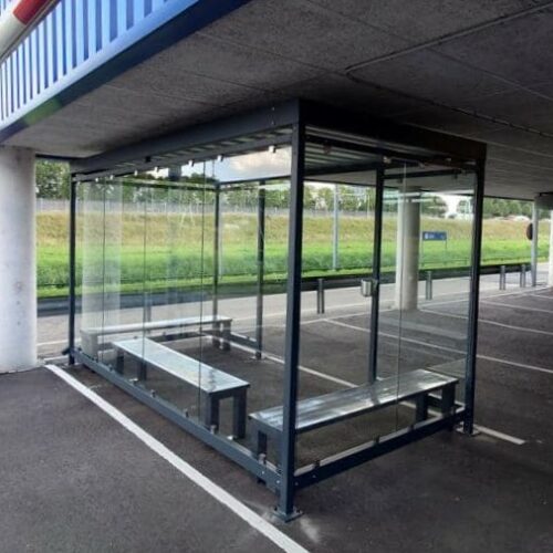 Parkbank Danielle 55 Nog een afbeelding van de geleverde rookabri met onze zitbanken Danielle bij Ikea